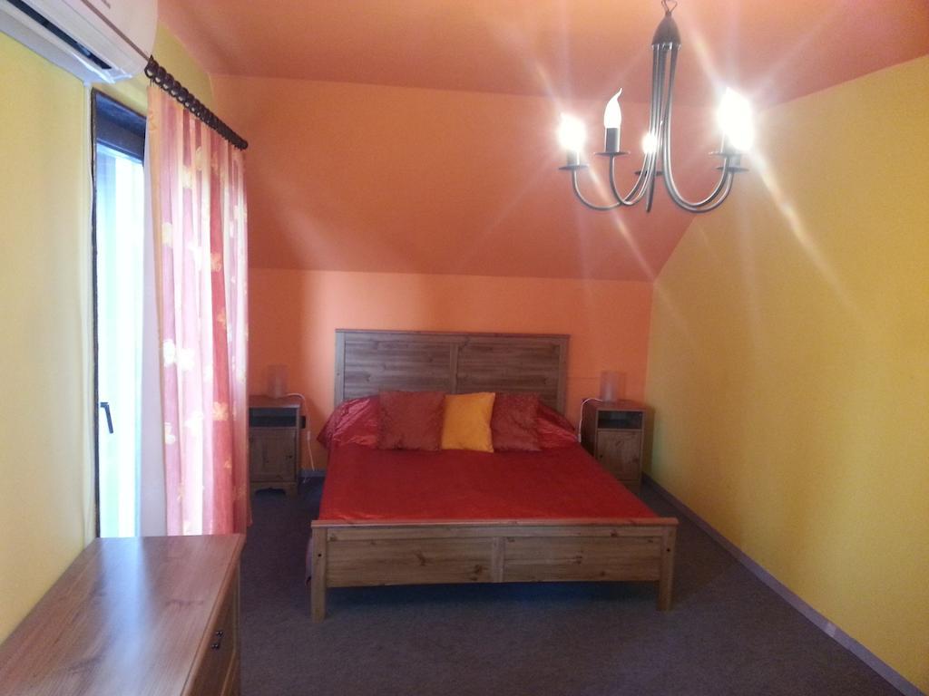 Nador Apartman Apartment Балатонлеле Стая снимка