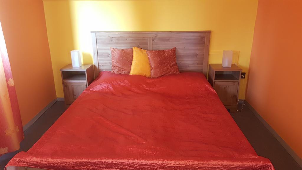 Nador Apartman Apartment Балатонлеле Екстериор снимка