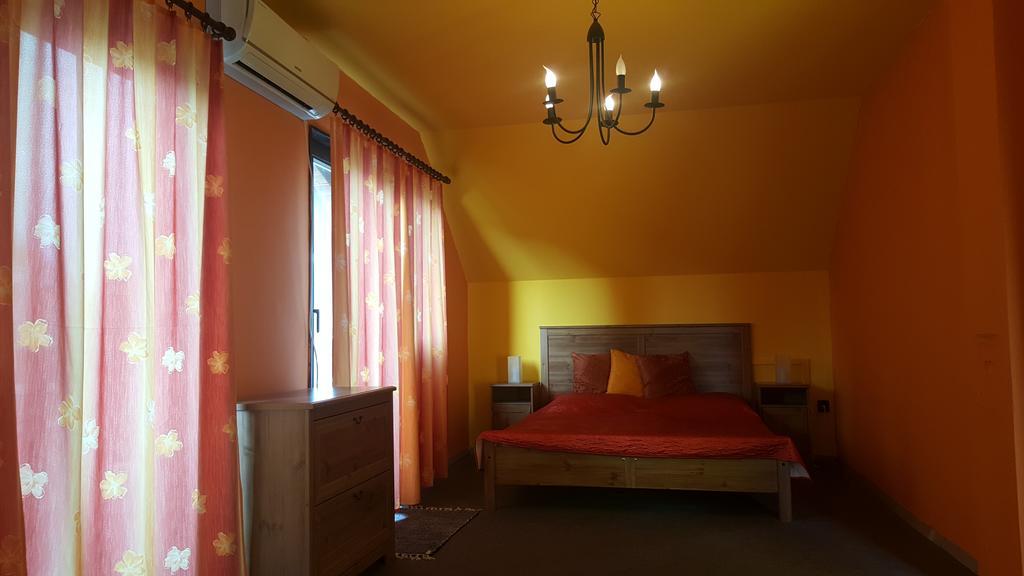 Nador Apartman Apartment Балатонлеле Екстериор снимка