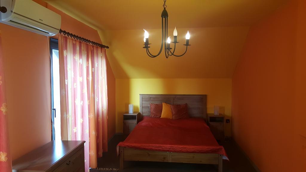 Nador Apartman Apartment Балатонлеле Екстериор снимка