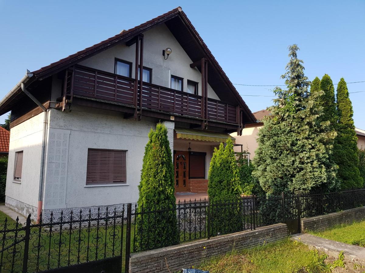 Nador Apartman Apartment Балатонлеле Екстериор снимка